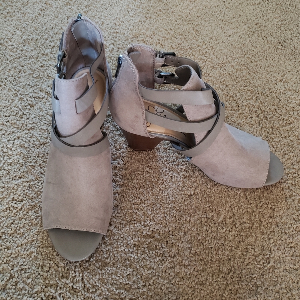 Womens open toe shoes Libbey Edelman size 9